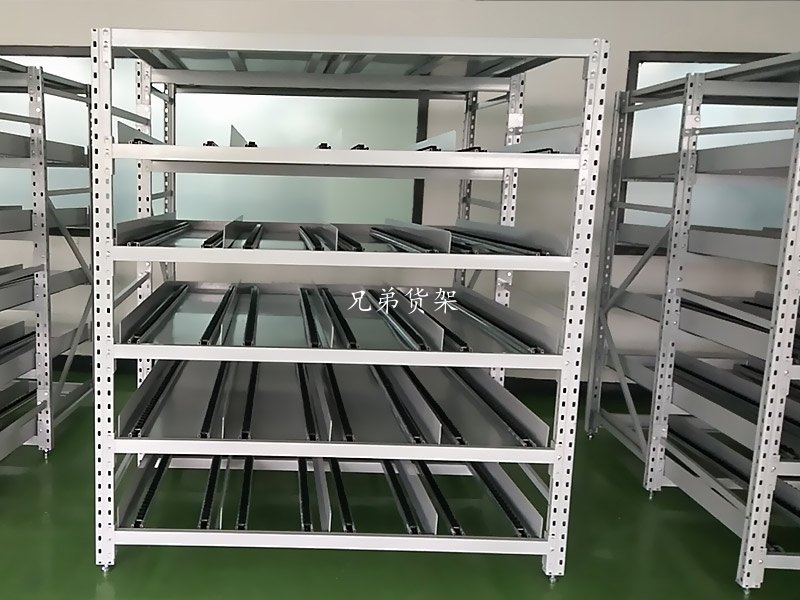 倉儲(chǔ)貨架國(guó)內(nèi)和國(guó)外分別都有哪些優(yōu)勢(shì)